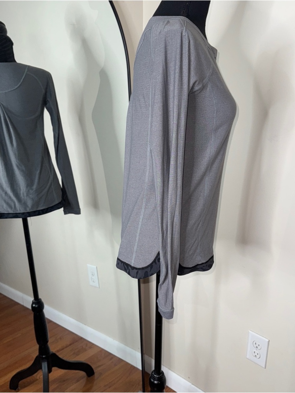 Lululemon Heathered Slate Turn It Up Long Sleeve Running Shirt Size S - Picture 10 of 10